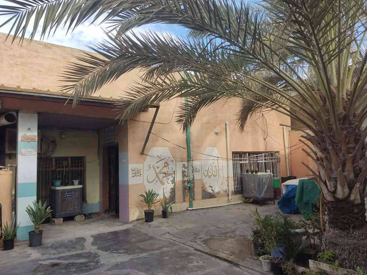 السلام عليكم ورحمه الله وبركاته
بيـــــت للبيـــــع  💵السعر 85 مليون 💵. 

وبي مجال          

في الخالدية - خلف مستشفى الرشيد  الاهلي - قرب جامع البشير (شيخ عابد) 

ملك .... طابو صرف 

مساحه 298.42 متر 

- غرف عدد ٢ طابق ارضي ١ طابق ثاني    مساحه ٥×٤ كل واحده 

- محل فيه باب على الخارج او غرفه خارجيه ٥×٤

- صحيات وحمامات خارجية عدد ٣ 

- الديوانية ٦×٤

- مطبخ ٣×٣

- الهول ٤×٥

- صاله ٣×٣                       للتواصل على الرقم  

***********

#بيت    #للبيع  #الخالدية   #الحبانية  #عقار
