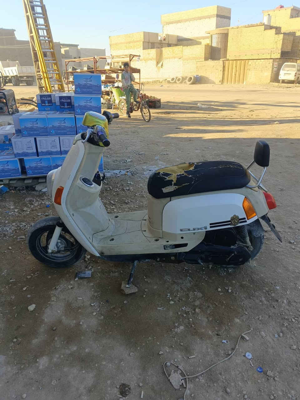 سلام عليكم
بوليس للبيع
مفتوحه مره وحده نعومه ومعدل نركه سلف ونص هندر تشتغل كفرات بس الصفاح تجاري دواخل بلادي قفل سترين قفل اكسل
السعر 550 وبيها مجال 
كربلاء يم القوس
***********
