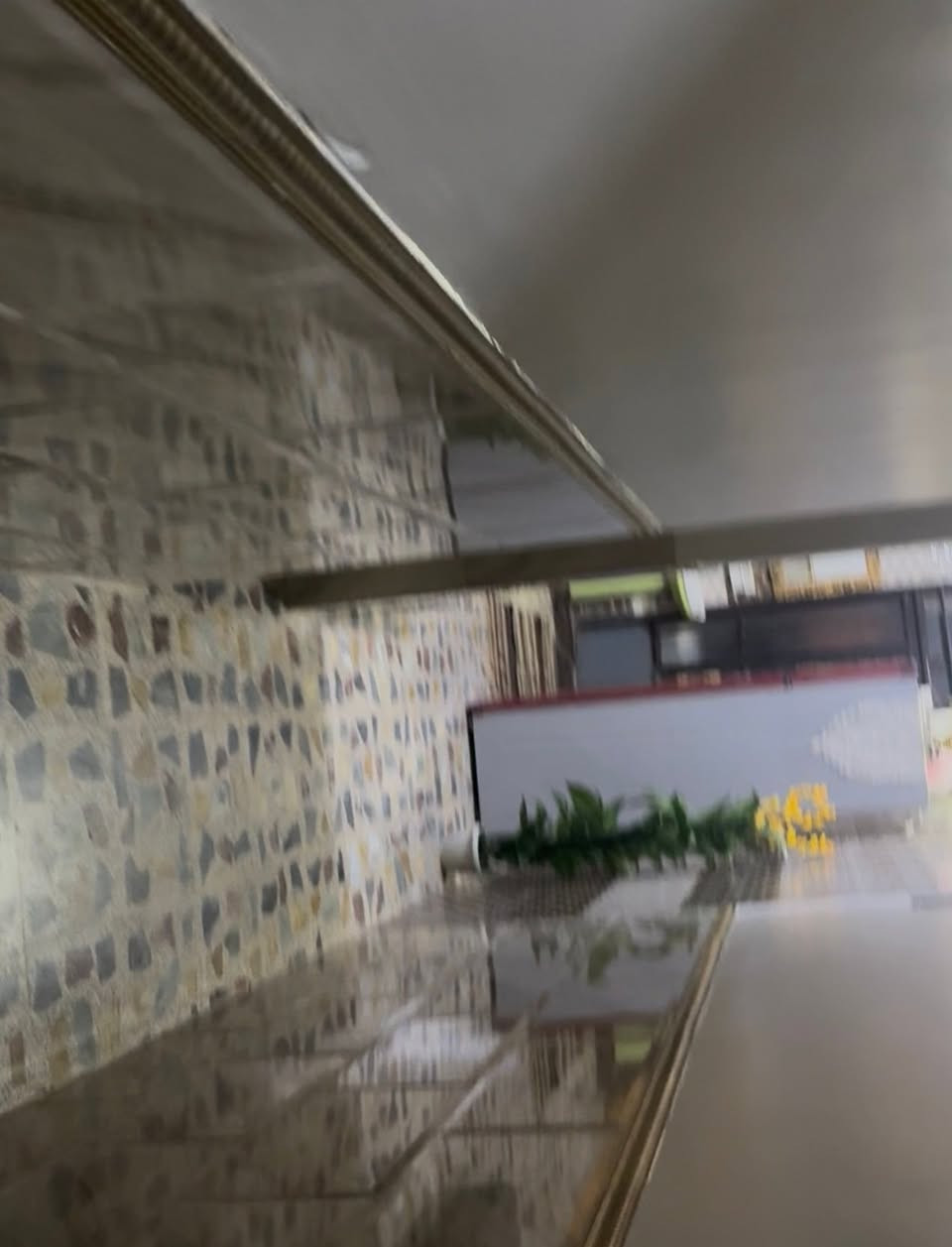 للبيع بسعر مناسب بناء حديث طابق واحد مستعجل عالبيع***********والشراي صدك يتصل واني بخدمته علمً البيت غراضه ويا هديه انطيهن وليسه بيع
