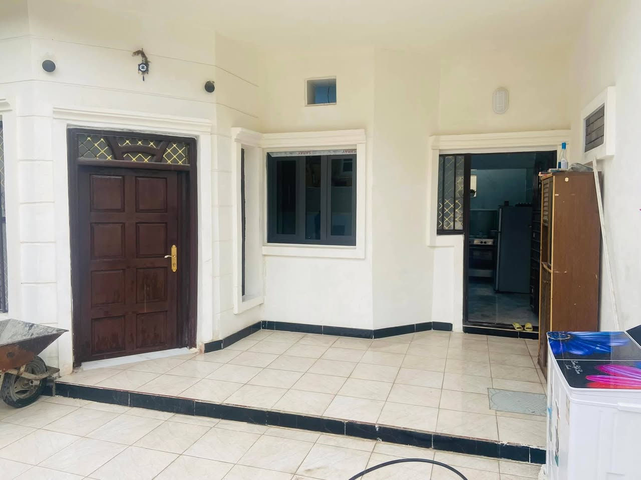 سلام عليكم ورحمت الله
طابو صرف بأسمي 🏡 دار للبيع – موقع مميز في بغداد / الكرخ
📍 العنوان: الكرخ/ شهداء البياع / الرفاق الثانية
قرب شارع المضخة الأول
🔹 تفاصيل العقار:
المساحة: 200 متر مربع
الواجهة: 10 متر
النزال: 20 متر
 (موقع مميز)
🏠 مواصفات الدار:
(4 غرف نوم كبيرة/صالة /هول داخلي/مطبخ حار /مطبخ بارد (كبير)/3/صحيات/منور/كراج/حديقة/سطح عالي)
✨ المميزات:
90% من البناء حديث (2024)
موقع ممتاز ومرغوب
شبابيك سلايت ألمنيوم تفصال اخر موديل 
أبواب صاج 
وزره  مرمر اسود 
محجر درج زجاج أسود
أرضيات بورسلين إسباني
بناء ممتاز

📞 للاستفسار:
*********** محمد حميد
📲 متوفر واتساب
... ملاحضه تم تنزيل سعر عن سعر سابق.
#عقارات #عقار #عقارات_بغداد #بغداد #الكرخ #العراق #دار_للبيع
