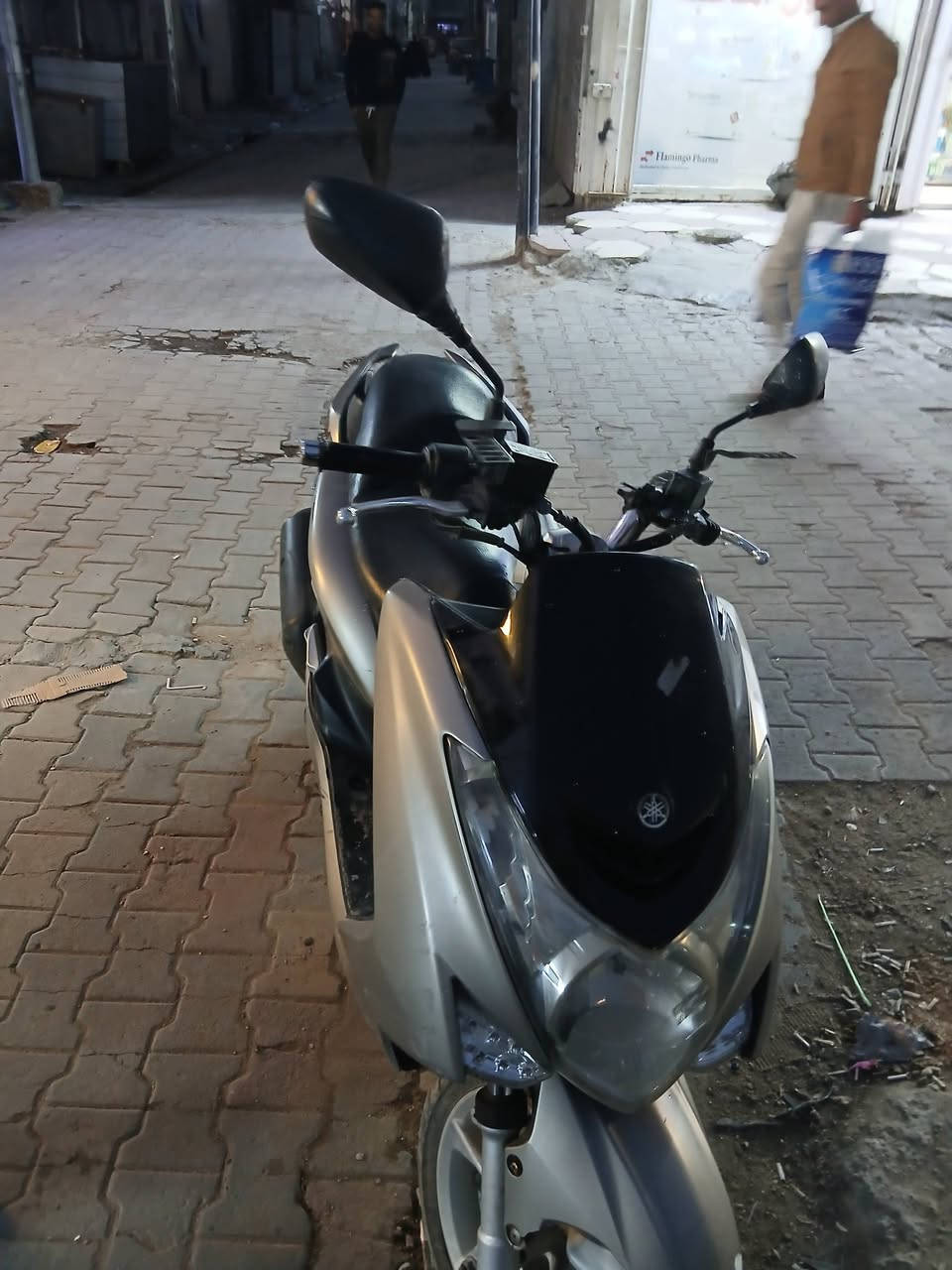 سلام عليكم ماجستا اس للبيع دراجه خير من الله اي نقص ما بيها السعر ٨ أوراق 
***********
