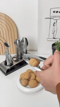 طقم أدوات مطبخ • تصميم معدني • حامل ثابت