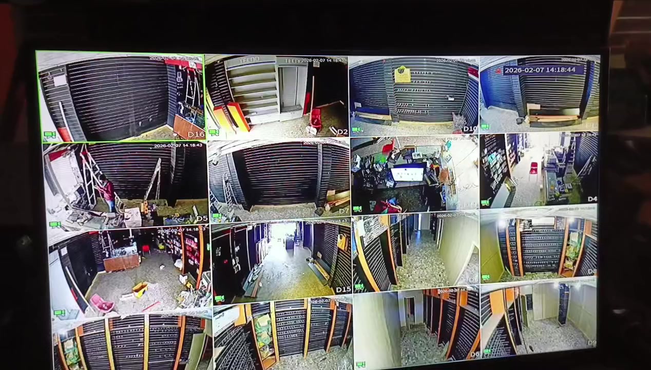 #سلام عليكم
اليوم تم تجهيز و تنصيب محل تلفونات📱  كامرات شركة داهوى ( عدد 16) 4 ميگا ملون ليلي نهاري ...
 الموقع 📌 البصرة..
***********
#مستعدين لتجهيز وتنصيب (كامرات مراقبه) 
كافة المواقع( منازل _ محلات _ شركات )
