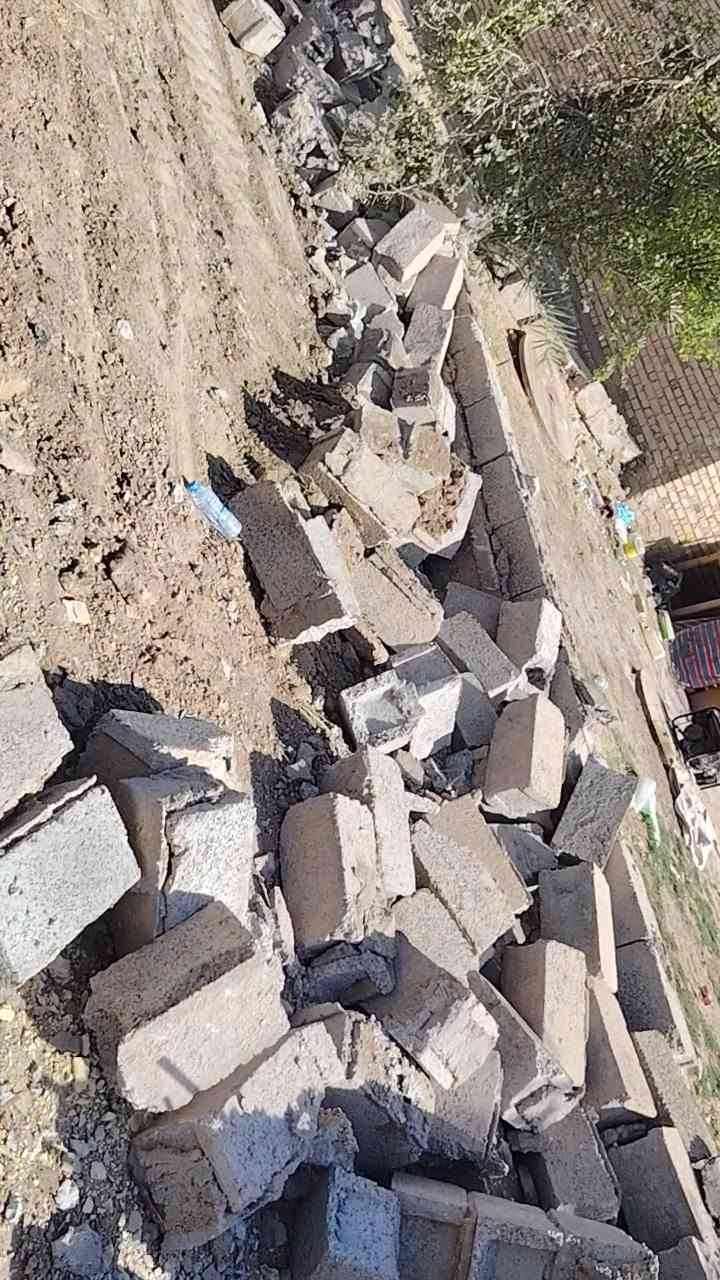 اخوان منو يعرف شخص محتاج عندي بلوك مستخدم مجانا لوجه الله
بس كون اليوم يجي ياخذه 
***********
