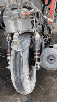 دبل خلفي هواء
مكفول وشغال ينزل ويصعد 
الطرر الورديه شغاله
تتحكم بطسته وبي صونده تنفيس لل هوه
سعره 250 قفل مكان بغداد رقم ***********
