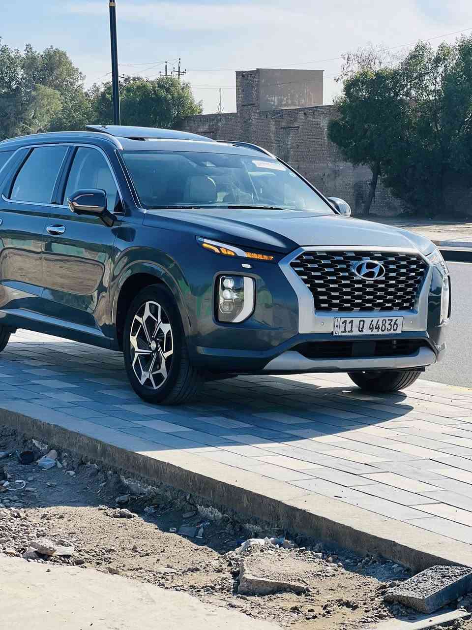 السلام عليكم
هيونداي بالسايد امريكي فول موصفات 

 موديل 2022

رقم بغداد الدولي هزه وسنوية جدد

حجم المكينة 6 سلندر 3800 

حادث السيارة ( صفحة وبنيد  ) 

مواصفات السيارة : فول اعلى فئة ( كشن مساج - اوتو بارك - 5 كامرات - سقف كنتارة - فتحة سقف + بانورما - قيادة ذاتية - داتو شو  -رادارات خلفية وجانبية وامامية - كشنات اسود خزن ميموري مع تدفئة وتبريد في جميع المقاعد الامامية والخلفية - 4 وضعيات قيادة - قراءاة خطوط السير والعلامات المرورية - صندوق كهرباء ذكي - 3 قطع تبريد - حساسات امامية وخلفية - دشبول شاشة ديجتل - دخول بصمة ذكي - سايد بريك كهرباء - اوتو هولد + نقطة عمياء - شاحن لاسلكي - مثبت سرعة - بدلات التغير السرع شفتات على المقود - مرايا جانبية هيتر + تعتيم - جميع الانظمة الاكتروني متوفرة في السيارة 

السيارة جدا نظيفة بدون نواقص ولا اي خلل كهربائي 

او ميكانيكي 
7 راكب كشن منفصل داخل ابيض حليبي جلد 

السعر 245 وبيه مجال للشراي 

مكينة ولكير كفاله 
صدر تخم تاير كهربائيات كوله شغاله مابيه اي نقص السيارة

مكان السيارة بغداد 

للتواصل ***********
