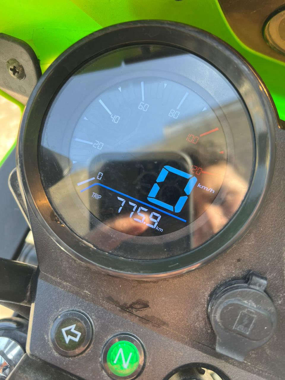 السلام عليكم
دايوان 2025 DY200
مرقمه اربيل تحويل
ماماشيه فقط 700 
الدراجة جديدة ونظيفه
السعر 2400 🔒
عنواني بغدمدينة الصدر


**إذا كنت صاحب هذا الإعلان وتريد حذفه لأي سبب، رجاءا أرسل رسالة إلى الدعم الفني**