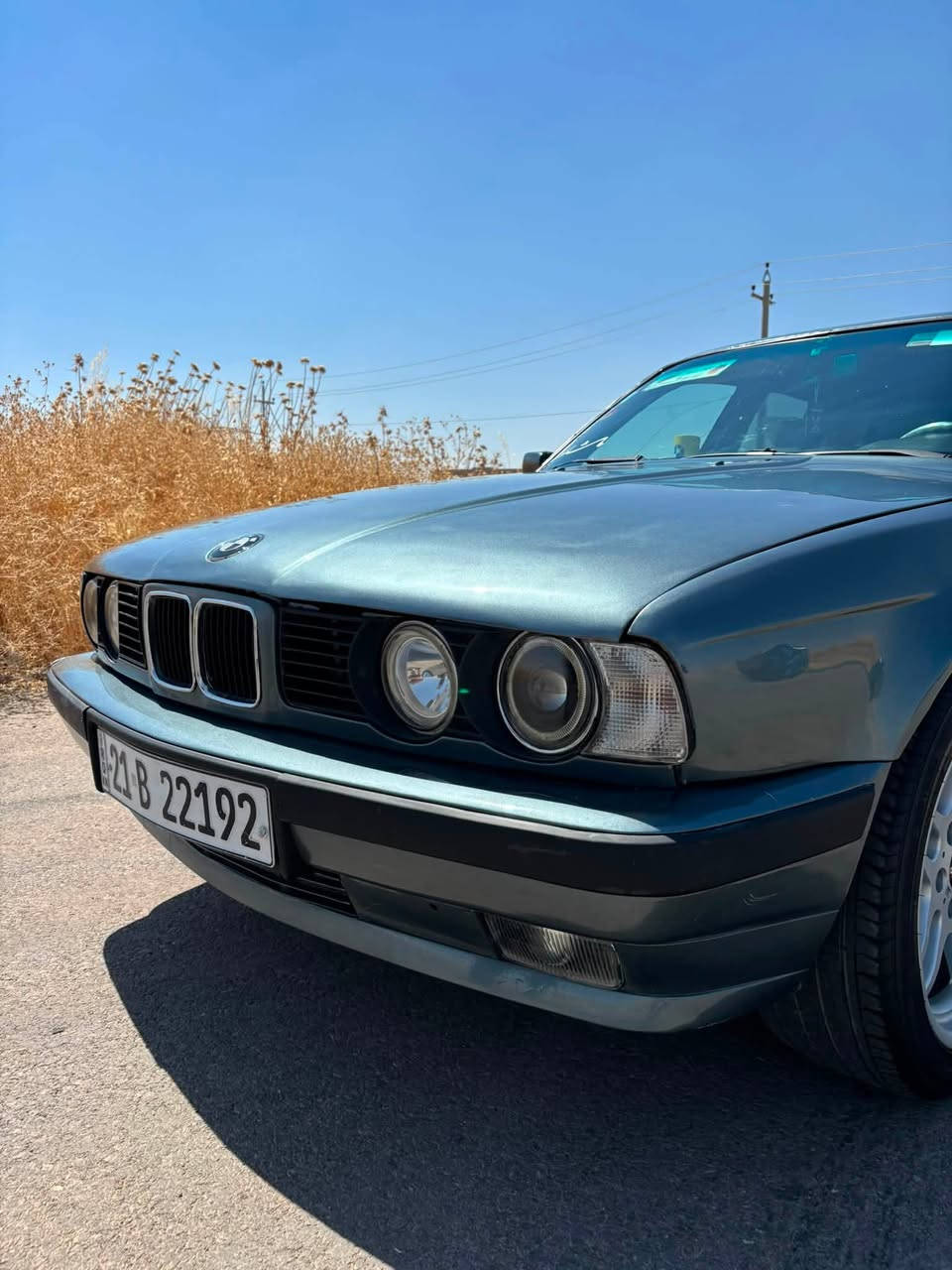 Bmw 525i بیلاد گێڕ عادی 
***********
ماشاءاللة دەوێ. مۆدیل ۹٠  لایت ئلقە ناو رەش  جام کارەبا کوشن سیاحی✅ ویلی ۱۸ دەسایز سەیارەکە کامل مەسرەف کراوە و بێ عەیبە.   تەبرد لەسەر سویچ بە شەرت.   تەقە و رەقەی نیە مەکینەی ٥۲٥ دیجیتالی ئەوروپی لەسەرە. جرکەی تیا نیە بە شەرتی ۱٠٠ فیتەر گێڕ و مەکینە و کارەبایات و ئەکسل دارو بەرد  بە شەرت سەیارەکە رەقەم باریک سلێمانیە تا ۲٠۲۷ نوێیە و ۲وەرەقە غرامەی تیایە تەحویل بەناوکردن بە شەرتە
 سعری ئارمێکە ٥٦ وەرەقە
***********
شوێن 📍کۆیە
