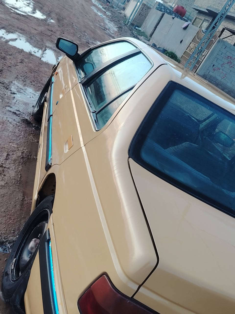 السلام عليكم بيجو بارص 2011رقمة قادسية مكينة وكير كفالة السيارة بسمي رقم انكليزي سنويه 31 بيه بنيد طاير فقط مداور ثاني يوم هيئه غرامات  مصفره مكاني  ديوانيه لحمزه الشرقي فريم ممه ومشط جديد سياره جاهزه ما بيها اي نقص  لسعر 36 وبيها مجال رقم الهاتف  ***********
