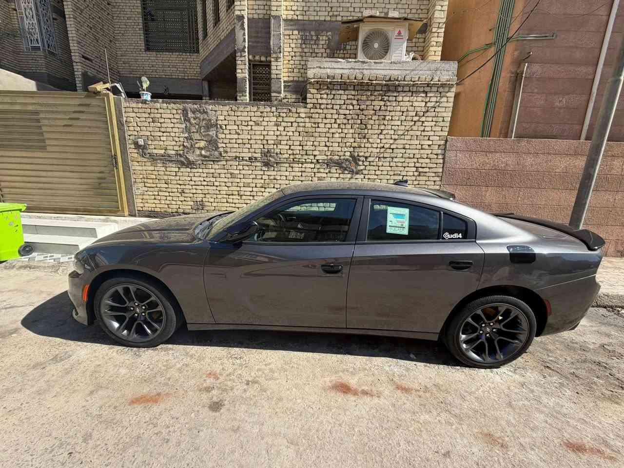 جارجر SXTحره رقم بصره
بدون حادث
وبدون غرق
فقط كليرمن امريكا قطعتين
جميع ايرباكات السياره سليمع 
شواصي محرك كير كفاله شرط الفحص
مواصفات شاشه جبيره كامره خلفيه حساس خلفي نظام كار بلي كشن كهرباء كشنات مخمل 
حضن  ويل 20
ماشيه 68 الف ميل
موديل 17مرمز 22 السياره هزه جديده ورقم انكليزي جديد تحويل ملكيه يمته ماتريد 
جاهزه الاخر اي نقص ما بيه فول مواصفات ما عده التنته السعر 170 او بيه مجال 
التصال ***********
