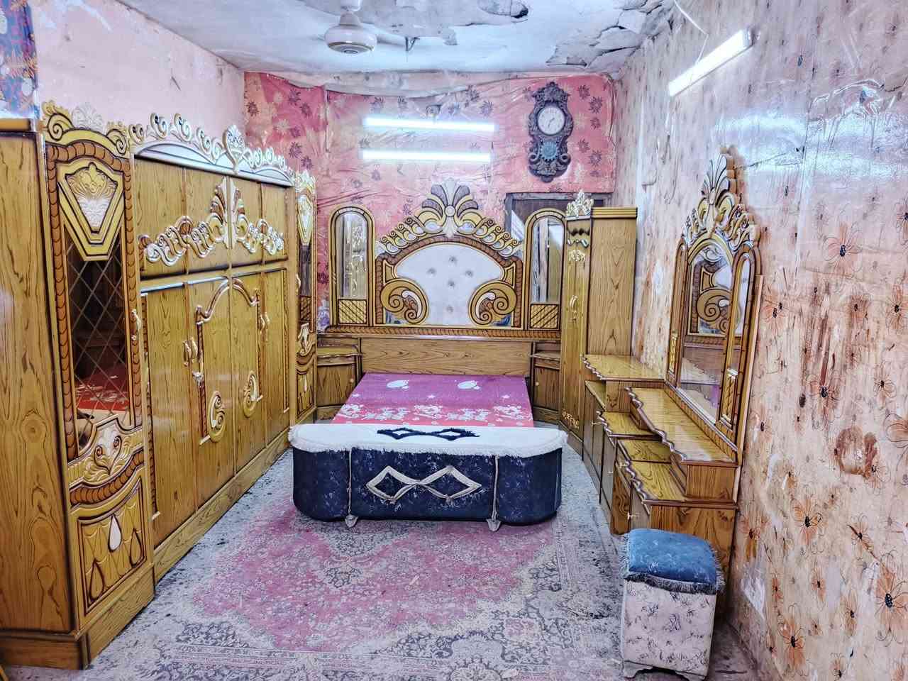 غرفه اخشاب ست ابواب ملحق للبيع*********** السعر 650صاج الزاويه كنتوريه موديل حديث زائد شازلونه وطابوريه  العنوان بغداد وكو توصيل متواجد وتساب
