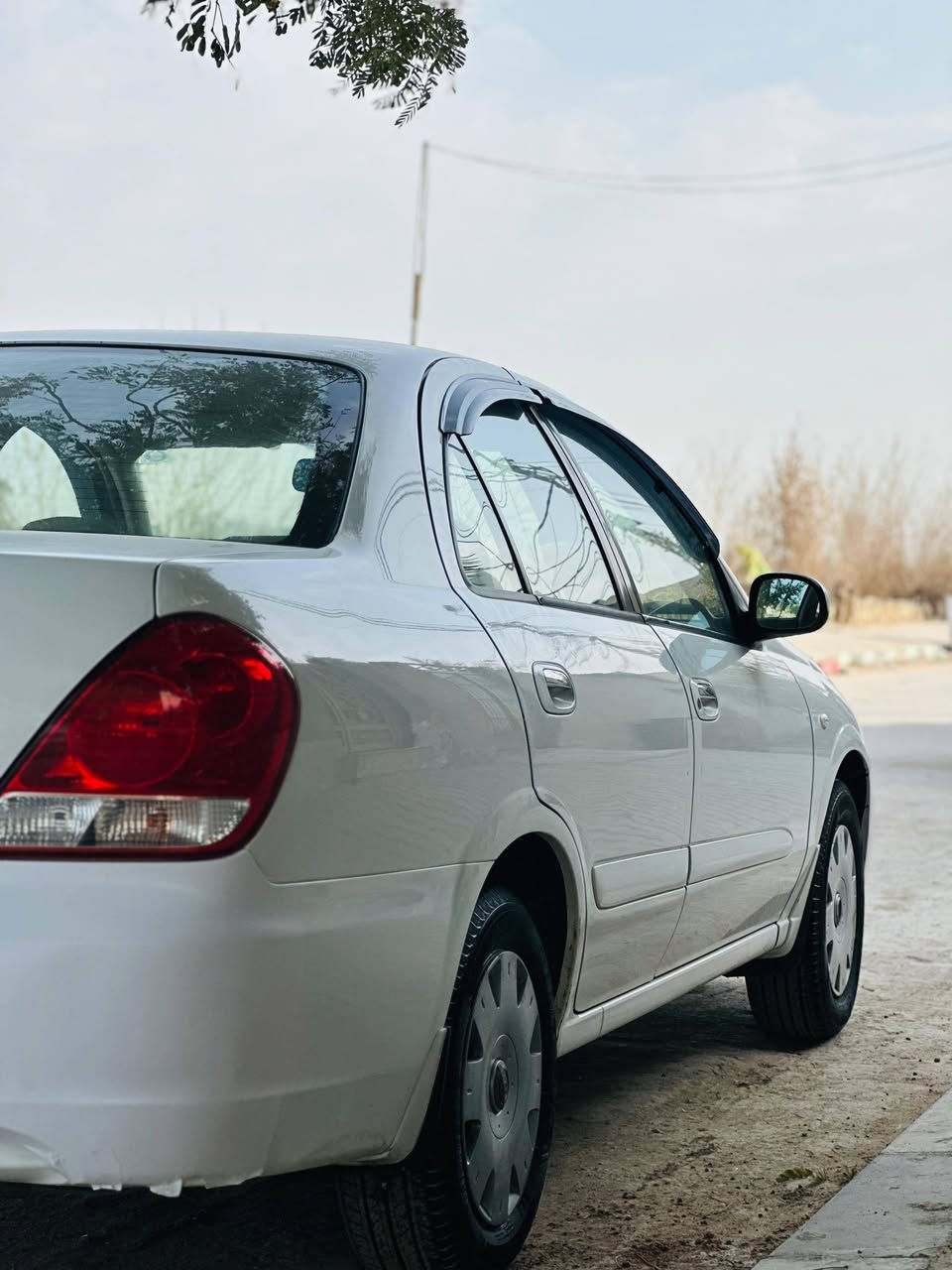 السلام عليكم... نيسان صني موديل 2010 بابل الشركه العامه جديده  مكفوله من الصبغ والتبديل ماشيه 190 الف سنويه وهزه جديده 4 جام كهرباء السعر 120 مكان السياره النجف للاستفسار ***********
