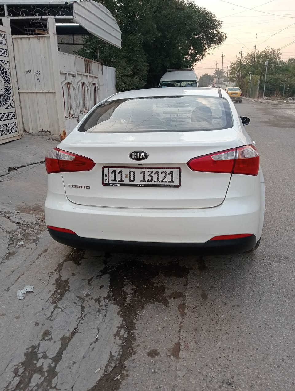 السلام عليكم
كيه سيراتو 
2016 ماشيه 100 الف 
رقم بغداد انكليزي 
مكفوله كفاله عامه حته لدعاميات 
بيه بس شخط مامصلح ول سونار بل منشور 
مكينه 1600 
سعره 135 
عنواني بغداد البياع تقاطع درويش 
***********
