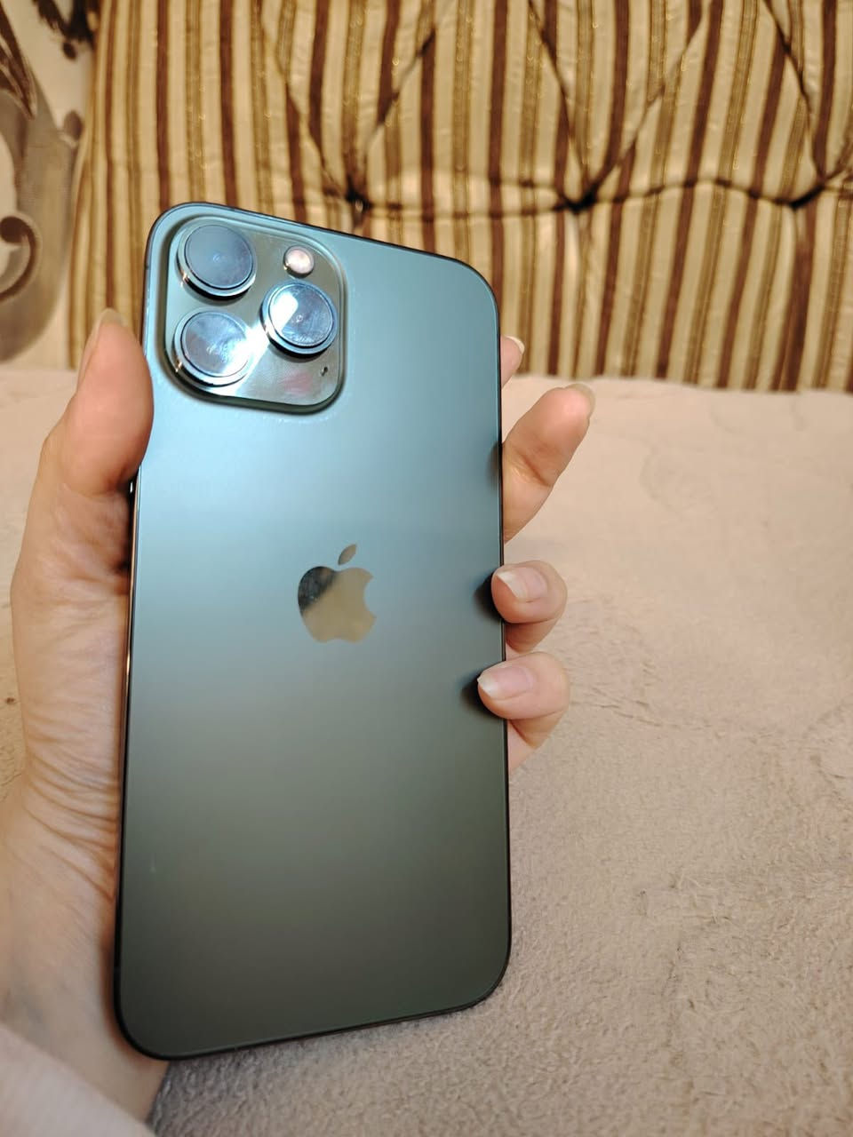 سلام عليكم
ايفون 13 برو ماكس ذاكره 256 لون  زيتوني نضيف استخدام شخصي بطاريته هسه بدلته جديده وكاله شرط الفحص
سعره 550
رقم الهاتف ***********
