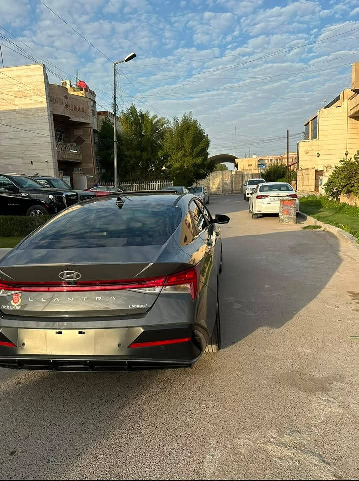 🔹🔹🔹السلام عليكم 🔹🔹🔹
النترا  2024 لمتدد فول 1/1 
1-بصمة تشغيل ابواب وصندوك
2-فتحة سقف ( سلايد روف ) 
3-محرك 2000 Doch دوش المرغوب 
4- 4كامرات امامية خلفية جانبية 
5-رادارات 360 درجة ( امامي جانبي خلفي )
حساسات امامي + خلفي 
6-مانع تصادم الامامي والجانبي والخلفي
7-التحذير عند فتح الباب 
8-دشبول شاشة 4 وضعيات للعدادات
9- 3 وضعيات قيادة ( عادي سبورت ذكي ) 
10-مثبت سرعة ذكي ( التحذير عند مغادرة المسار )
‏11- Auto Hold التوقف لفترات قصيرة
12-الهاند بريك بصمة
13-شاشة حجم كبير تدعم نظام الابل كار بلي 14-والاندرويد اوتو بدون كيبل يربط التلفون 
واير ليس و GPS  
15-شحن واير ليس 
16--ويل كب ١٧ مميز 
17-نظام الصوت Bose عدد السماعات 8 
18-تشغيل عن بعُد 
19-المراية الجانبية كهرباء اشاير بالمري 
20-اضواء ترحيب عند الاقتراب 
21-لايت لد 3عدسات  
22- كشنات جلد 
23- كراسي كهرباء
24-نقطة عمياء
25-تدفئة بالكشنات
26-لد متغير الالوان ١٢ لون على طول الدشبول
27-كير اوتماتيك و S وعادي ٨ نمر
28-تحديد مسار وقيادة الية والسياقة على خطوط 
الشارع في حال الاجتياز تنبهك
30-مانع انزلاق ومانع تصادم
🔷حادثها جاملغ وربع البنيد تعديل نفسهن 🔷☑️ 
ماشية18 
 دخول جديد  
السعر 162$ 
للأستفسار ***********
