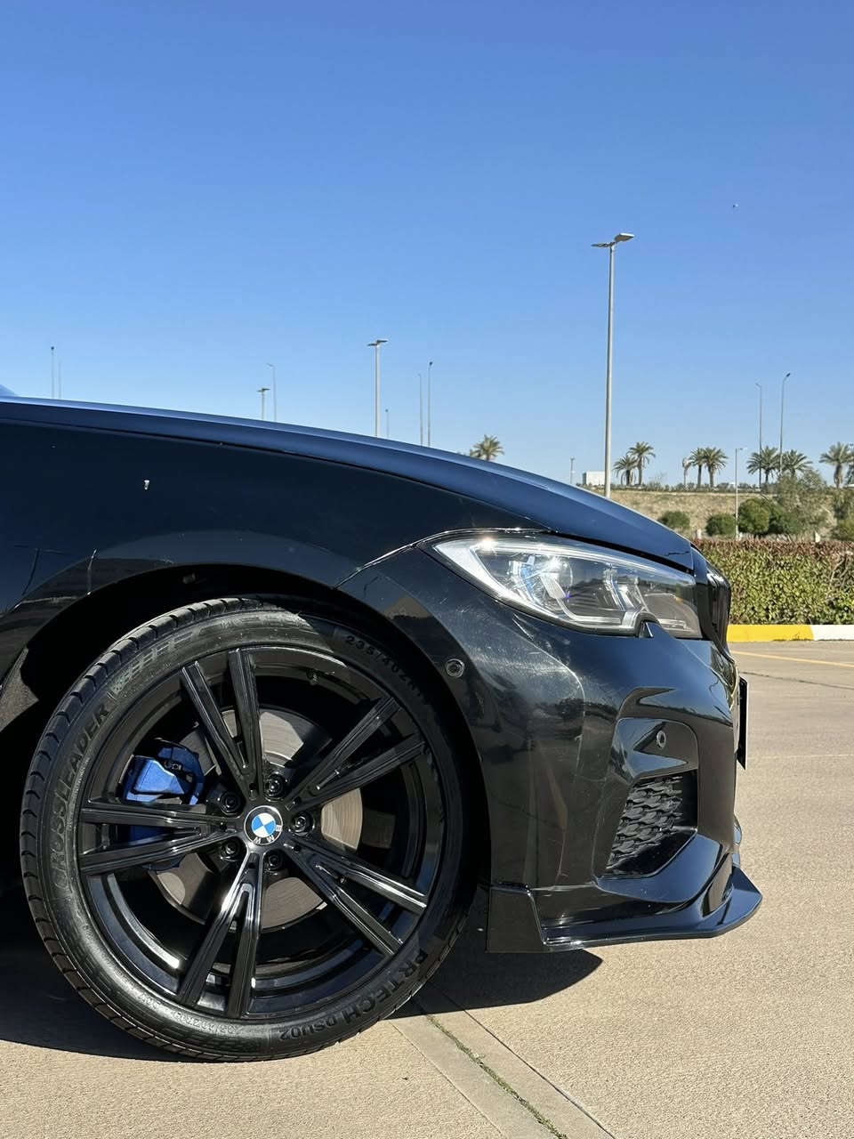 السلام عليكم
‏Bmw 2022 🇩🇪🇩🇪🇩🇪330i

محرك 4 سلندر توين باور توربو

رقم اربيل  الجديد فحص وهزه جديد

🛑 سلايت 

🛑 بصمه تشغيل مع ابواب 

🛑 رادار امامي وخلفي وجانبي 

🛑 شاشه

🛑 كشن جلد 

🛑 هاندبريك بصمه 

🛑 لد داخلي متعدد اللوان 

🛑 لايت لد led 
لايت ليزري متحرك ويا ستيرن 

ماشيه68 الف كيلو متر 

وباقي مواصفات ال bmw المعروفه 

سياره جاهزه بدون اي مصرف

كلها كفاله مكينه كير صدر 

مكان السياره اربيل 

السياره بيها بنيد صبغ وشبر بجاملغ فقططط لغد وشاصي بشرط
 السعر252 $$ 💵💵وبيها مجال بسيط
رقم هاتف ***********
