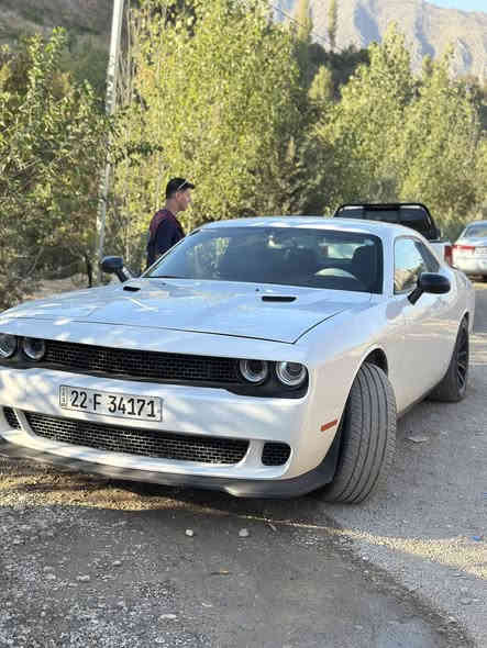 السلام عليكم جالنجر 2013 محدثة 2019 للبيع او المراوس 
مكينة نظيفة جداً لا تنقيص ولا تبخير 
كير خير من الله 
صدر امامي خلفي جديد 
لايت زنون و عدسة 
اكزوز صوت مرتب 🔥
شاشة تاب اندرويد 
تبريد ثلج 
كروز سرعة 
ويلكب برادة 🔥
حادثها المقدمة مال البنيد و الجاملغ حادث كلش بسيط ما داخل جوة 
السيارة جديدة و كاملة اي نقص ما بيها و  بالعافية على الياخذها 
رقم اربيل دول جديد 
السعر 122 و بي مجال المكان بغداد الكاظمية 
الاتصال على الرقم ***********
