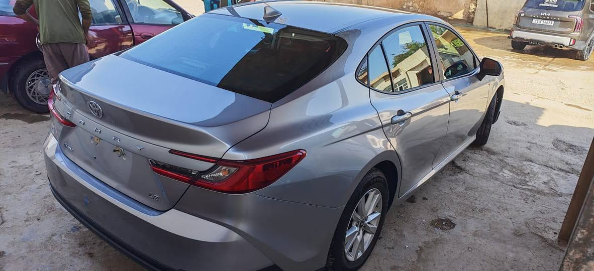 االسلام عليكم 
كامري هايبرد
2025 دخول جديد 
مكينه2.500 بانزين و هايبرد HEV  تترقم كل محافضات
فئة ال Le ماشيه 16 الف ميل 
حساسات
تحكم ستيرن جهتين
رادار امامي
رادار جانبي
قياده ذاتيه
كروز سرعه
مانع انزلاق
مانع تصادم
حساسات ضغط الاطارات
بك لايت لد   LED
لايت زنون امامي بلادي LED
ويل 18
محدد مسار
تصحيح مسار
حساسات ستيرن التنبيه  
مودEV
اوتو هولد
 بصمه
3أنظمة قياده ECO / Normal / Sport 
قطعتين تبريد
سايد بريك بصمه
نضامGBS + خرائط
اوامر صوتيه وتسجيل صوتي
كامره خلفيه
منافذ تايب سي 
شحن لاسلكي 
وبعد بيها مواصفات معروفه
تحويل ثاني يوم 
سعر200 مجال شي بسيط
مكانها  صلاح الدين سامراء 
‏  التواصل عبر الاتصال فقط ووتساب *********** 
ضرر صبغ بنيد وجاملغ فقط وتصليح درجه اولئ شرط بجم كبس 
ورقم الشاصي مرفق بل الصور
