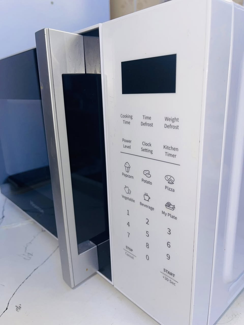 السلام عليكم  جهاز مايكرويف  ماركة Hisense السعة ١٢ لتر جديد  ونظيف ١٠٠٪؜ وشغال بدون اي ضرر ولا عطل الفحص قبل الشراء 
سعر الشراء ١٦٥ سعر البيع ١٣٠ 
للتواصل خاص أو على الرقم ***********
