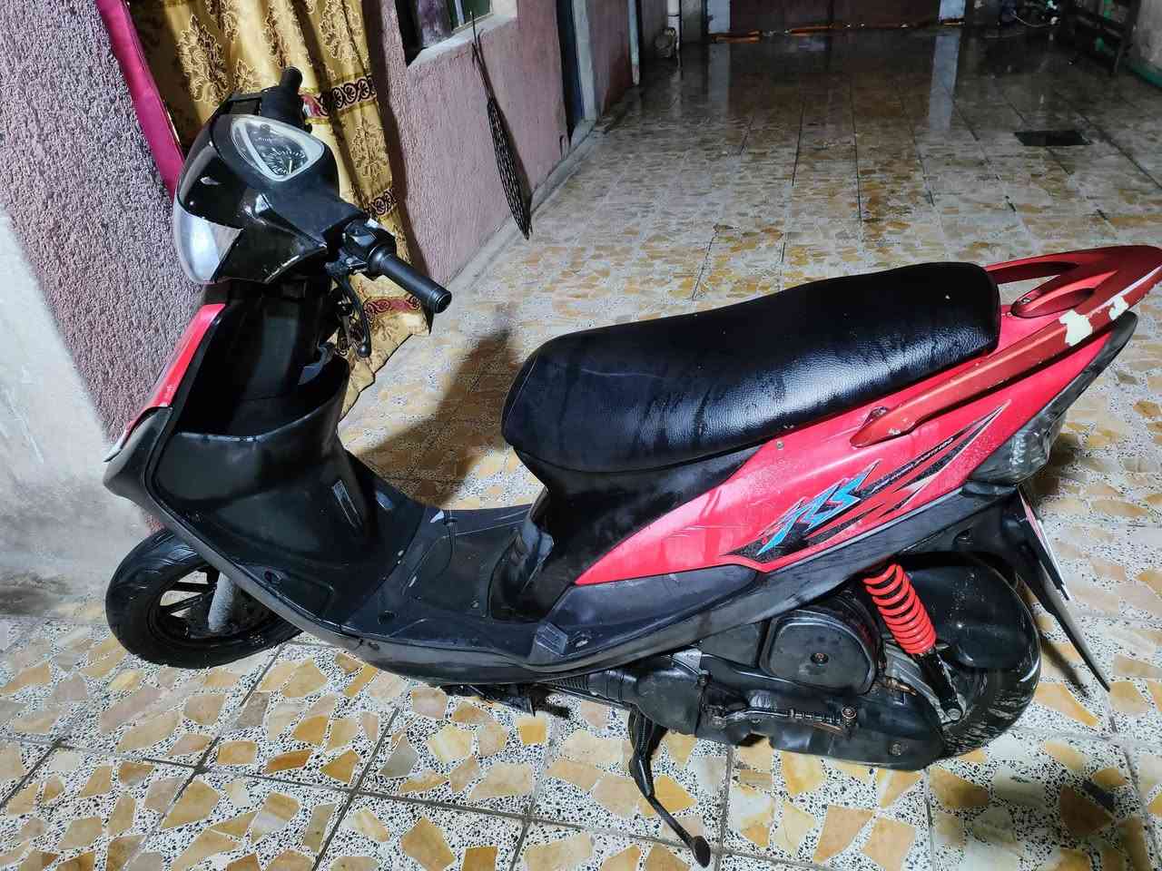 السلام عليكم للبيع ماكس عدله 49 بلاد مكينه ناعمه شلعه ومعدل كلشي شغال لايت صطاب كيج بانزين عداد كيلومتر 
قفل جنطه ما بيها نقص برغي
سعرها 600 وبيها مجال 
مكاني بصره الجمعيات الرابعه ***********
