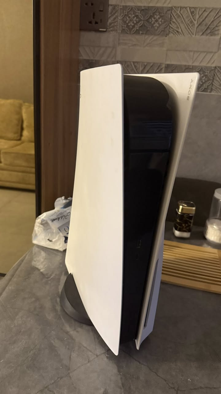 بلي فايف اوربي جديد استخدام قلي ويا جوستك وحده ماته الاصليه استخدام قليل  السعر 650 الف مكاني الطوبجي 
***********
