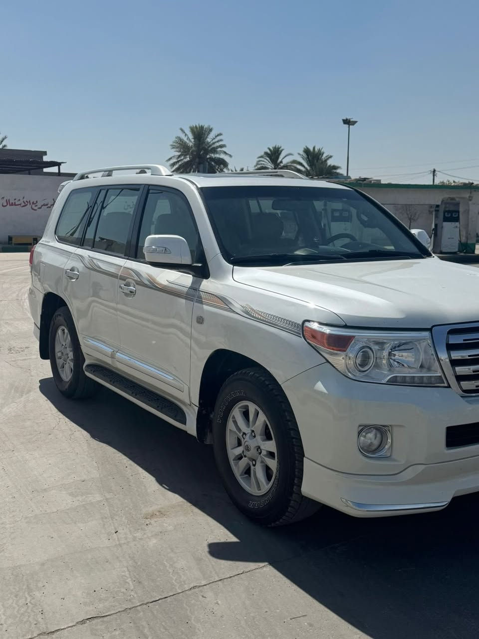 سلام عليكم لاندكروز 2010 محدث 2015 للاستفسار اتصال ع رقم ***********
