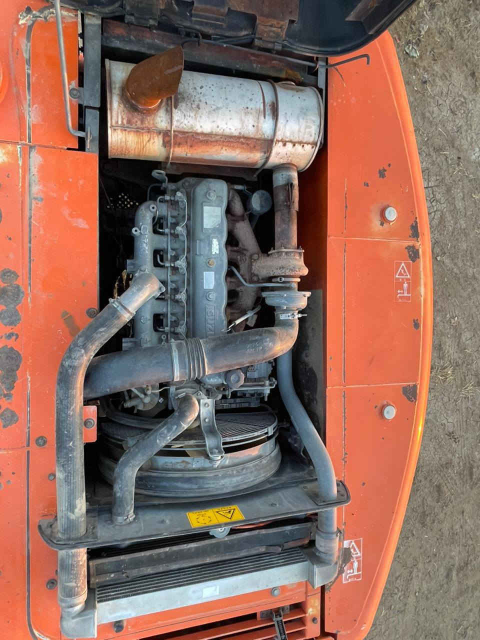 للبيع زت موديل 2006 حجم 210H
رقم واسط ألماني كفاله عامه شرط تبريد ثلج فول مواصفات 
مؤسسه نغار وضع شركه شرط  مكينه جاهزه لعمل مكانه واسط تقاطع زبيديه ***********
