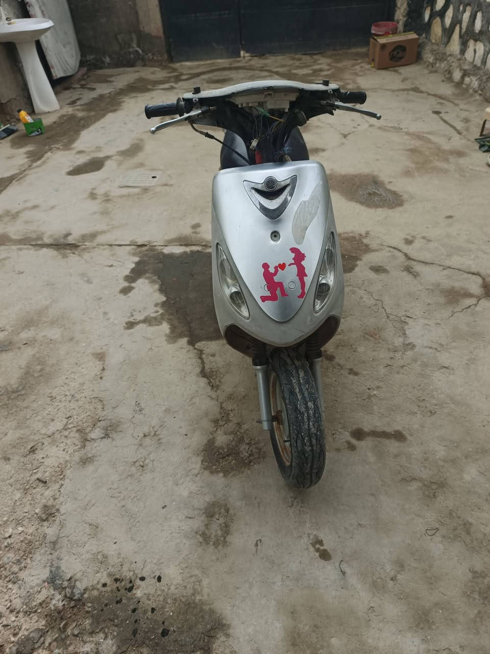 السلام عليكم دراجة ماكس منغولي للبيع بلادي نكرة بكل وقت تيرات خلفي امامي جداد نقص بس باتري 400 وبيها مجال مكان حلة حي الجزائر ***********
