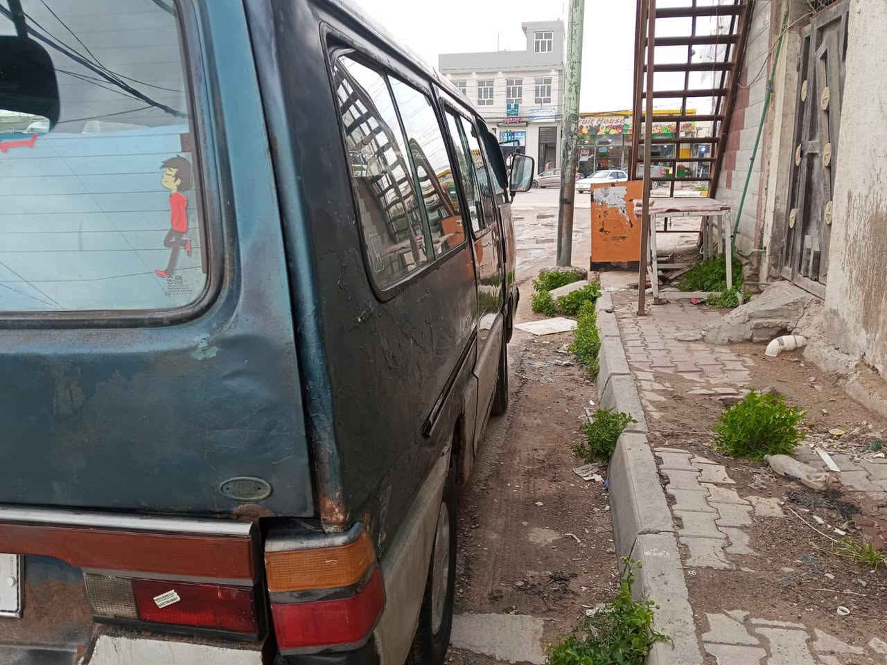 كيه بسته مديل 94 رقم بغداد انكليزي تحويل مباشر مكينه وكير بالصندوك توني شادهن حدادية 75 بالميه السعر 30 وبيها مجال بيع سريع مكان السيارة بابل 
رقم ***********
