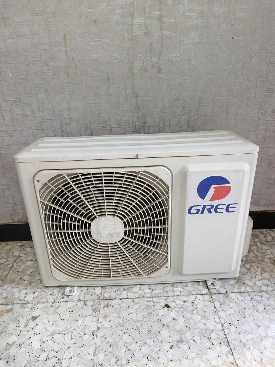 سبلت كري طن جديد مشتغل أقل موسم غاز ٢٢  عنوان بغداد بلديات ***********
