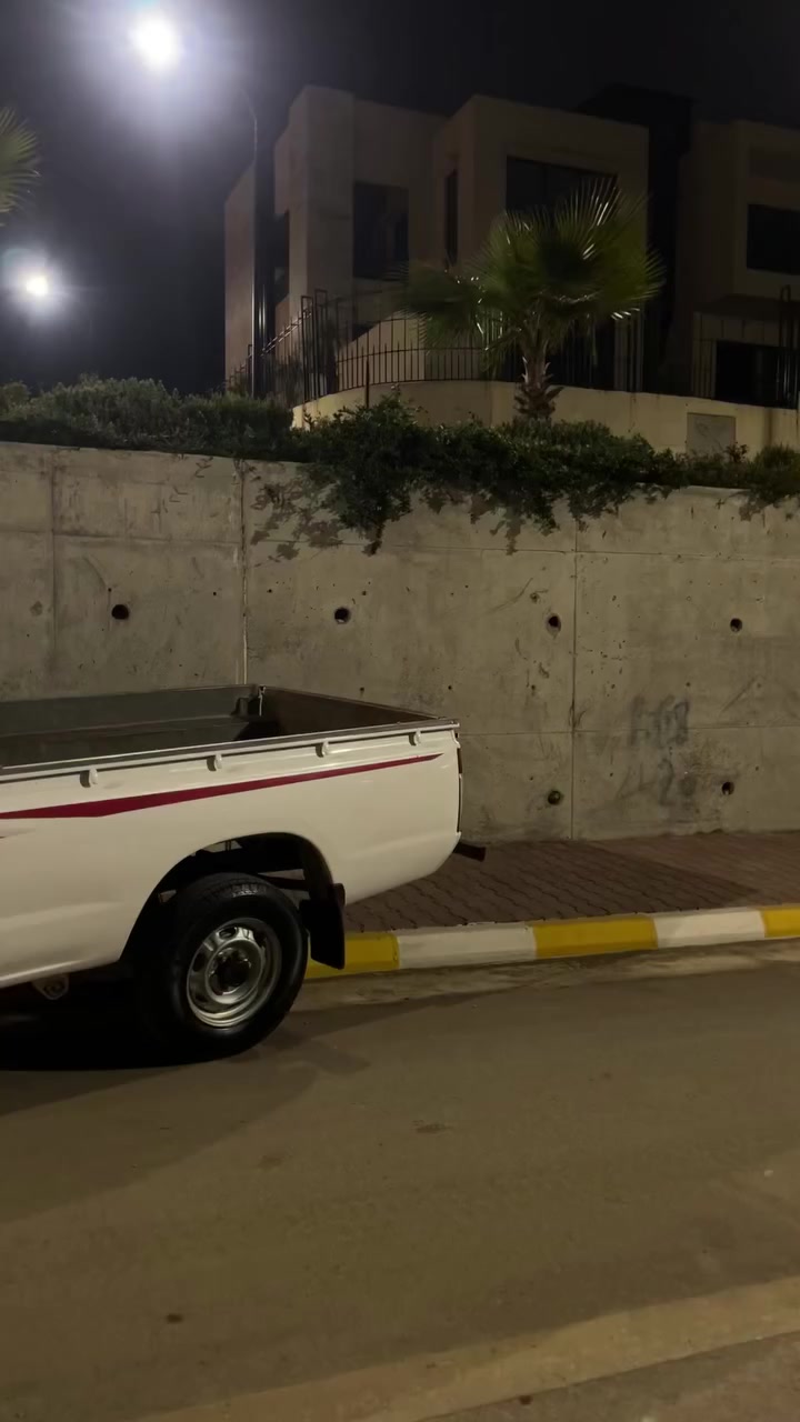 نیسان پیکاب ٢٠١٣بۆ فرۆشتن سەیارەکە تابڵێی جوانو پاکە ٢٥٠ دینار مەسرەفی تیا نیەو بەشەرت مالی کەسابەتە دو پارچەو نیوەی بۆدیەکەی بۆیاخە و بەس بێ چالو شوختو شەپۆلە سەنەوی بەسەرچوە تەحویل بەشەرت چوار تایەی تازەیە پێشودوا تازە داگیراوە گێڕو مەکینەو عەکسلو کلاجو دارو بەردی بە زەمانو بە شەرت ئەدەمێ چرکەی تیا نەبێ مەکینەی کراوەتەوە چرکەی تیا نیە چرکەو گەڵاک ببرە بێ سەرفو بوغار سەیارەکە هی مالی خۆمە و مەعرەزو ئەملاولا نیە  ناوی لە دەری جوانترە دەشبلو بەرگە دەرگای لۆکە   هەمو شتێکم نوسیوە مشتەری نیت ڕەحمەت لە  باوکت سەری خۆت مەیەشێنە نرخەکەشی ١٢٥ گەلاو معامەلەیەکی بچوکە 
*********** 
***********
