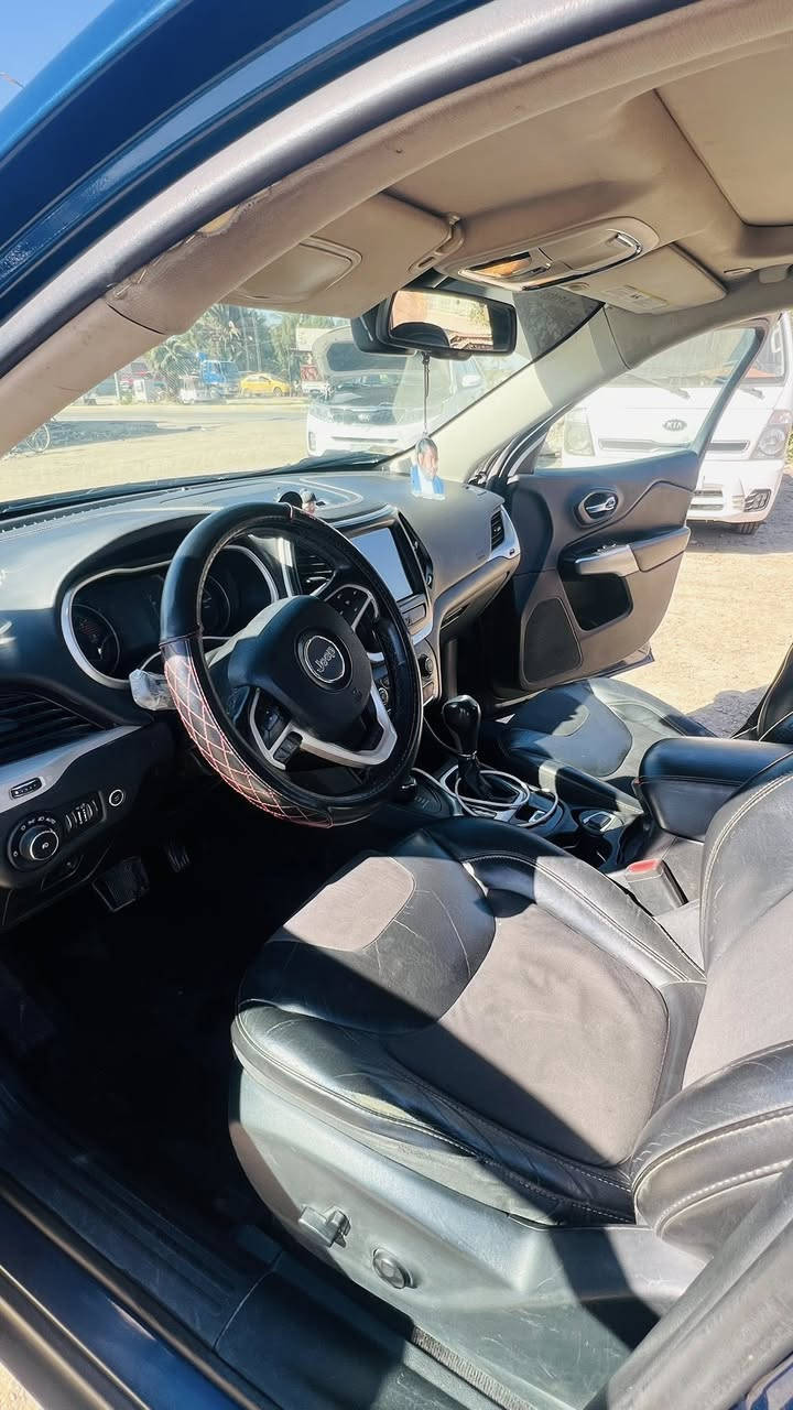 للبيع جيب شيروكي بزون 2018 رقم اربيل

بسمي فول مواصفات 

بنوراما 

سعر135

ترهم نقد واقساط او مراوس 

شاشه كبيره بصمه ابواب وتشغيل 

كامره خلفيه رادار جانبي 

اشاره بلمري 

كشن جلد كهربائي 

ويل كب 

تحكم استيرن 

تشغيل عن بعد

جنطه جكان 

ايضاً بصمه

الساره ع ايدي ما بيها اي نقص كله شغال ما اتذب عليها لو الف 

مكانها بلحله 

ضررها امريكا بنيد وجاملغ سايق 

وبلعراق باب خلفي مال العبري
***********
