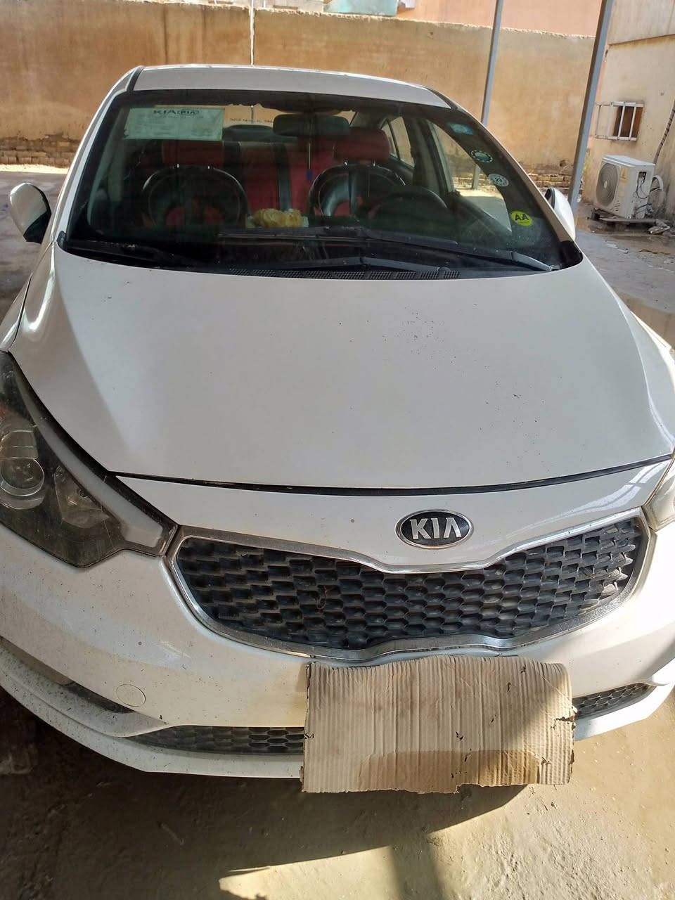 السلام عليكم عندي سياره سيراتو موديل 2014رقم بغداد مصبوغة عام مضروب بجم فقط والباقي مكفولة محرك وكير وحداديه ٦٠٪ السعر ٨٠ ورقة هذا رقمي ***********
