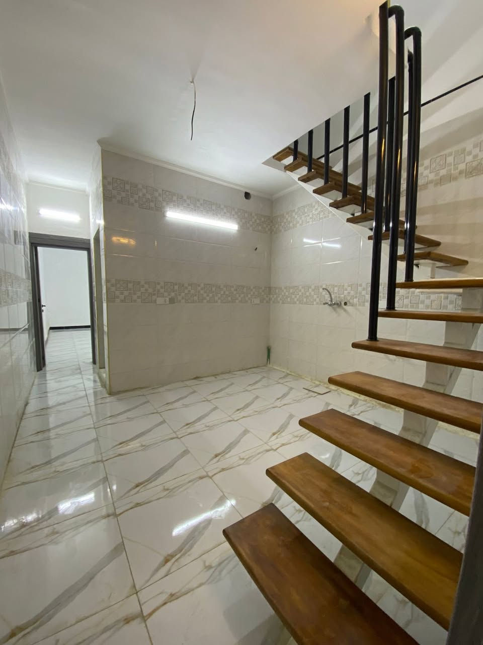 للإيجار للإيجار تجاري‼️ في السيديه🏯✨ بيت مساحه215m
🏠

المواصفات: 

• طوابق

 • 3 غرف نوم مريحة  🛏️🛏️

•مطبخ  مرتب 🏺🔮

•صاله 🌋

•ارام للاستثماروالتطويرالعقاري

•الموقع🗺️: بغداد / السيديه - مربع الاقتصاديين مقابيل جامعه الشعب    📍

لا تضيع الفرصة – السكن المريح بإيدك! ✅

للاسـتفسـار الاتـصال علـى الارقـام التـاليه *********** او زيـاره شركه ارام للاستثمارو للتطوير العقاري - بغداد السيديه مدخل الخيزران مجاور السيطره
