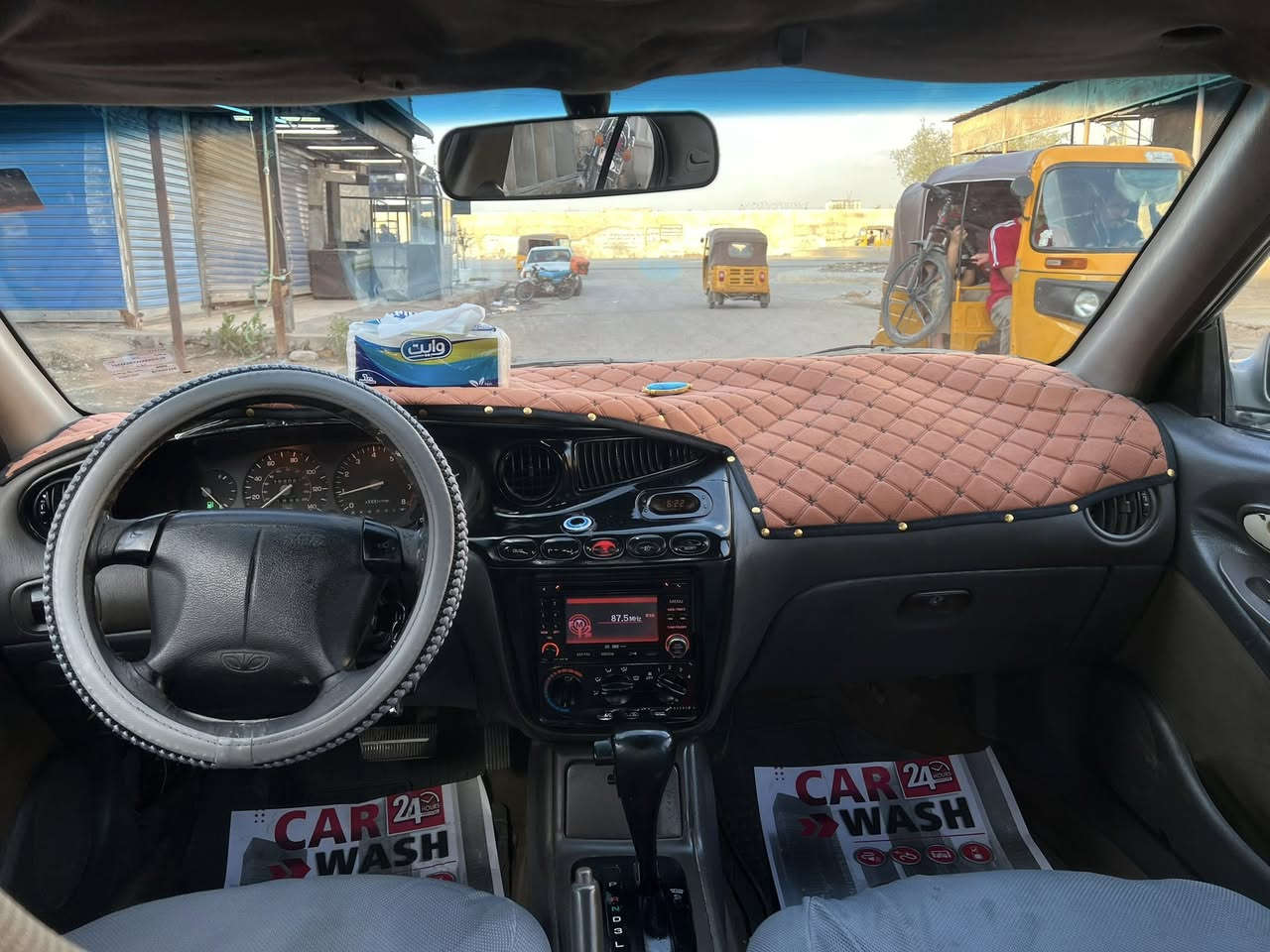 السلام عليكم 
سياره دايو لكنزه موديل 2000 
مكينه ٢٠٠٠ لا تبخير ولا تنقيص وناعمه
كير اوتوماتيك جاهز ( مكينه وكير بلادي )
رقم بغداد أنكليزي بسمي سنويه ل ٢٠٣١ جديده
هزه جديده كهربائيات كلهه شغاله مكاني بغداد 
الشراي يتصل *********** السعر ٣٧
