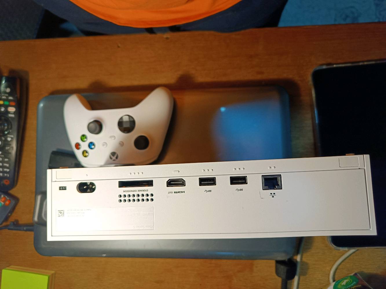 جهاز اكس بوكس سيريس اس انتاج حديث اخوان مو الانتاج القديم الجديد مالته هسه ب ٤٧٥ الف ايبيعوا 
جهاز نظافته جديد صاله عندي تقريبا ٥ اشهر استعملته قليل كلش وضميته ويا غراضه البلاديه + بطاريات ثنين للجوستك وشاحنتهن
السعر ٣٦٠ الف
العنوان بغداد الزعفرانيه