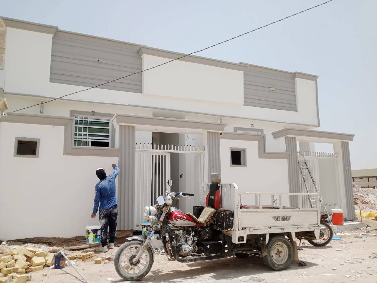 مستعدون صبغ الدور والمدارس والمحلات والأبواب والشبابيك وعمل السحبات والفوم والفلين و الكوبلن وعمل الواجهات و الدواخل وعمل 3Dبسعار مناسبه رقم الهاتف  *********** يوجد واتساب
