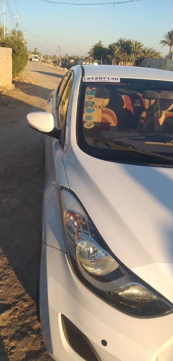 سلام عليكم لحك خالي لحك

هونداي الانتره2012 خليجي

السياره مكفوله من الكلبه او التچيه... بيها صبغ اثر تكشير  وبيها طخه بجملغ المامي  بجهت العبري بدون شاصي 
محرك 1800 وكير كفاله
حداديه جديده 100%
تبريد فول 
موصفاتها 
كامره خلفيه 
شاشة  تاب
تحكمات جهتين 
اشاير بالمري 
تخم ويل جديد 
تخم تاير جديد
السياره رقم بصرة 

سعرها (85) مكاني البصرة

رقمي ***********
