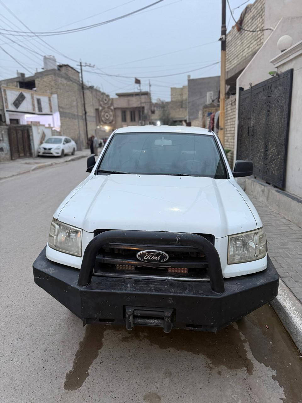 سلام عليكم
بيكم فورت 
سياره مزاد (صلاح الدين ) 
موديل 2008
كير ومكينهة خير من الله 
تخم تاير 
صدر امامي خلفي نضيف 
 تبريد شغال نقص بس غاز 
كشنات مدوشمه 
مكان السياره بغداد العبيدي 
سعر $ 65
وبيهة مجال بسيط 
***********
