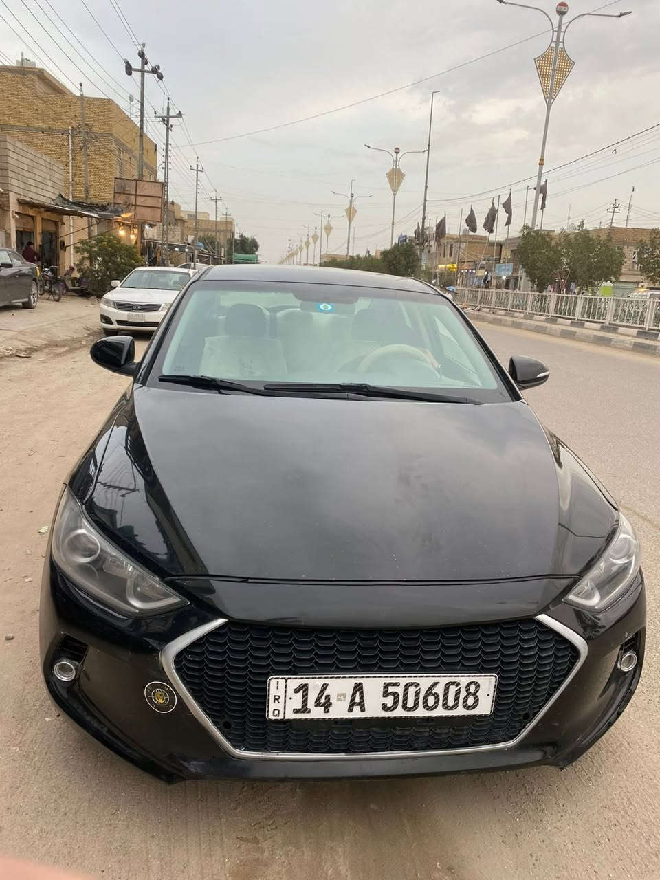 السلام عليكم 
النترا موديل 2018 رقم بصره مشروع وطني هزه وسنويه جديده 
محرك 2000 دوش 
ماشيه 140 الف حقيقي
سياره جاهزه للأخير ضرره بنيد وجاملغ الأيسر تبديل فقط مكان سياره ناصريه مركز 
السعر 113وبيها مجال 
رجآ فقط شراي يتصل 
***********
