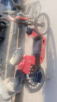 دراجه شحن كامله نضيفه كلشي مابيه نقصه باتريات دراجه شغاله مابيه شي شاش...