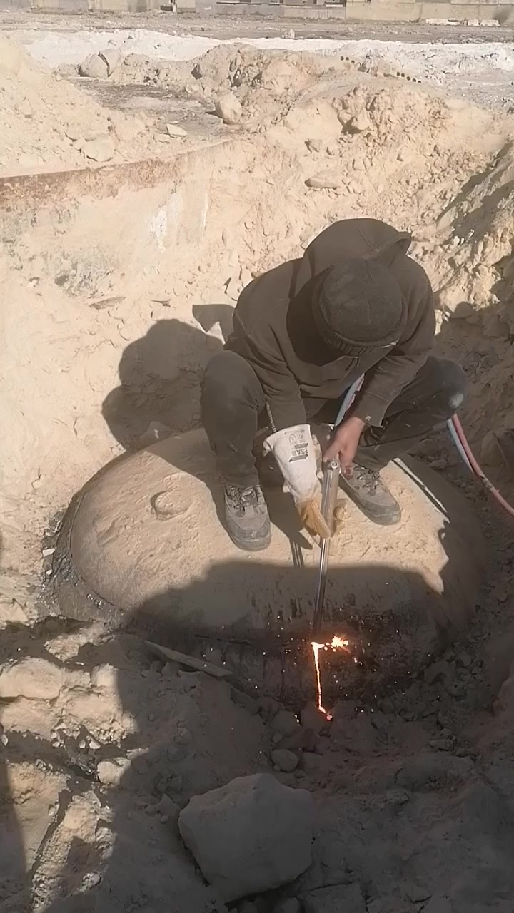 سلام عليكم اخوان كاصوص اوكسجين اطلع على باب الله ليحتاج كاصوص هاذه رقمي *********** مكاني المعامل حي النصر ❤️
