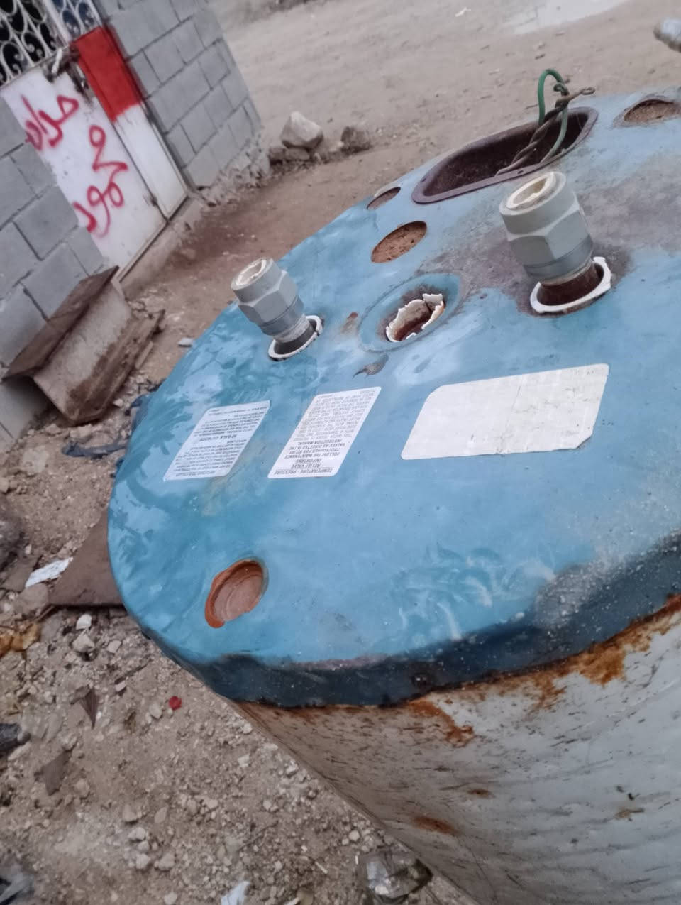 كيزر امريكي 200  لتر السعر ١٠٠ الف  وبي مجال مكان حقلانيه ***********
