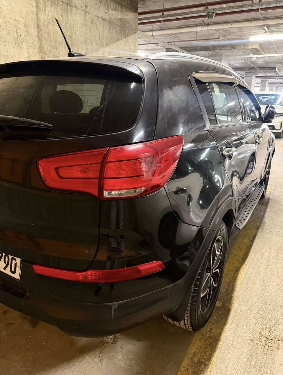 السلام عليكم عندي كيا سبورتج 2016 امريكي حادثه فقط جاملغ خلفي عكس السايق رقم دهوك بأسمي 
محرك 2400 GT
سويج
تبريد قطعتين 
حساسات 
مكاني بغداد زيونة 
السعرررر 118$ 
للاتصال 
***********
