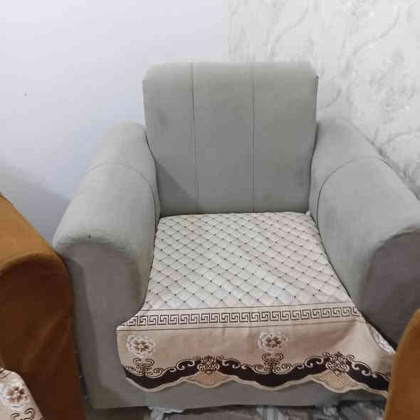 قنفات مستعملة نضيفات للبيع المكان عويسيان ابي الخصيب السعر 450وبيهن مجال قليل للتواصل واتساب ***********
