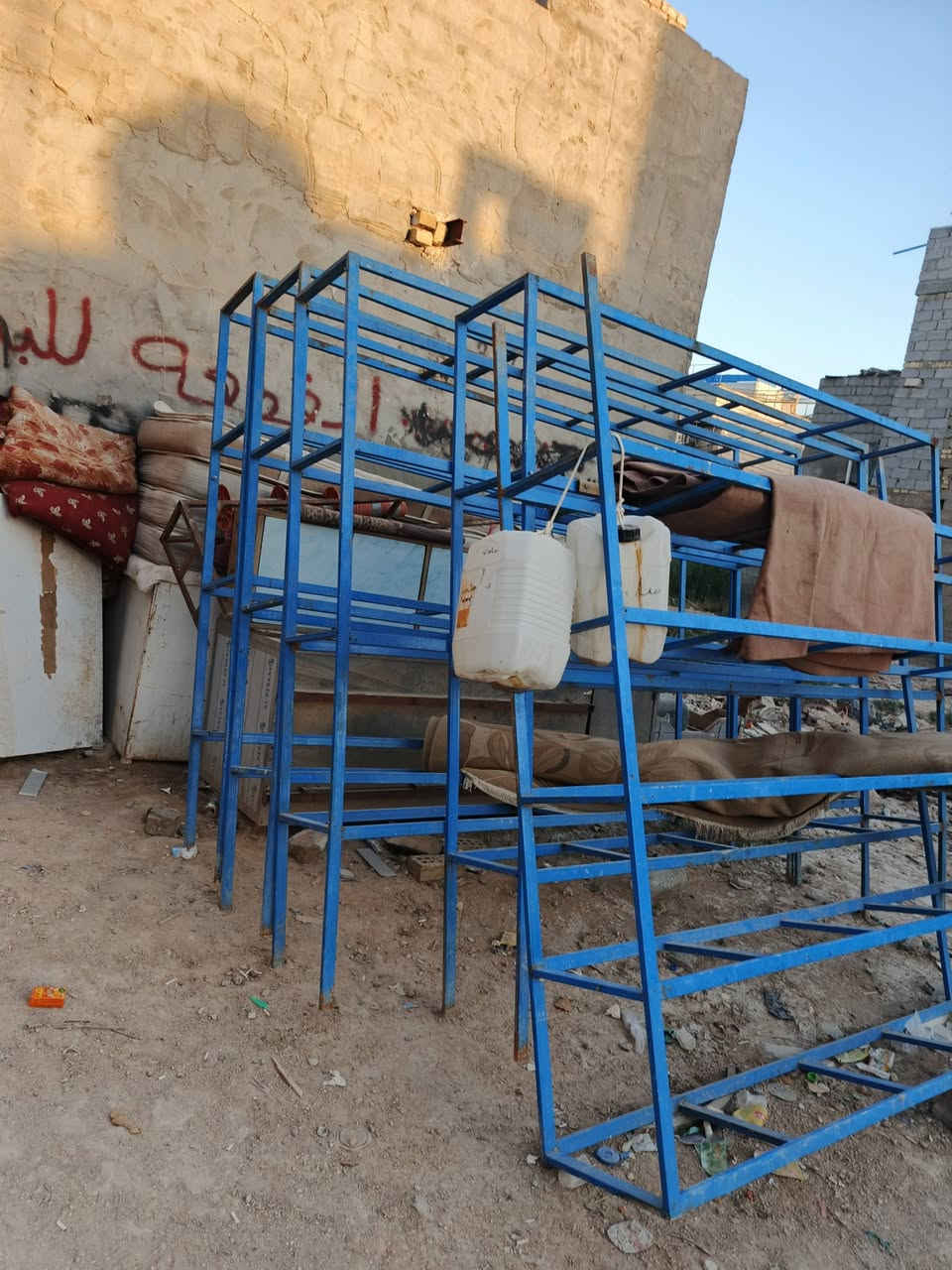 رفوف حديد اربع طوابق عرض3طول2 تسكام الاصلي سعر الواحد75 مكاني كربلاء كنطره السلام
***********
