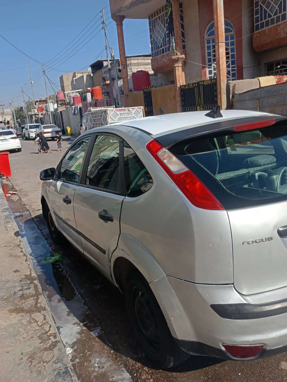 سلام عليكم سياره للبيع فوكاس مديل 2006سياره نضيفه ومكينه وكير كورله 5برغي تخم تاير حداديه وكهربائيات شغاله ورقم نكليزي بصره سنويه 2028مكاني بصره دور الشرطه الرقم :***********مامتواجد على الفيس فقط واتساب والاتصال السعر 32وبي مجال قليل
