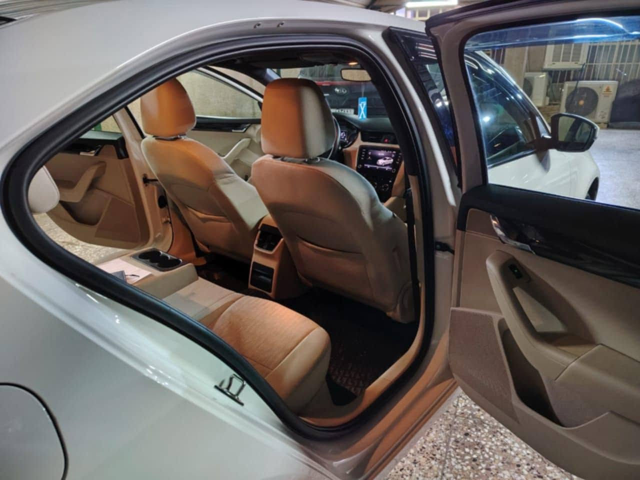 مكلف بالنشر
للبيع سكودا اوكتافيا ٢٠٢٠ فول مواصفات حرة مشروع وطني 
محرك ١٦٠٠ تنفس طبيعي mpi كير اوتو ٦ نمر 
فتحة سقف كاميرا خلفيه مكفوله من كلشي وصيانة كامله مسويلها 
ماشية ٥٥ الف
السعر ١٣٥ وبيها مجال
رقم صاحب السيارة
+9647828729991


**إذا كنت صاحب هذا الإعلان وتريد حذفه لأي سبب، رجاءا أرسل رسالة إلى الدعم الفني**