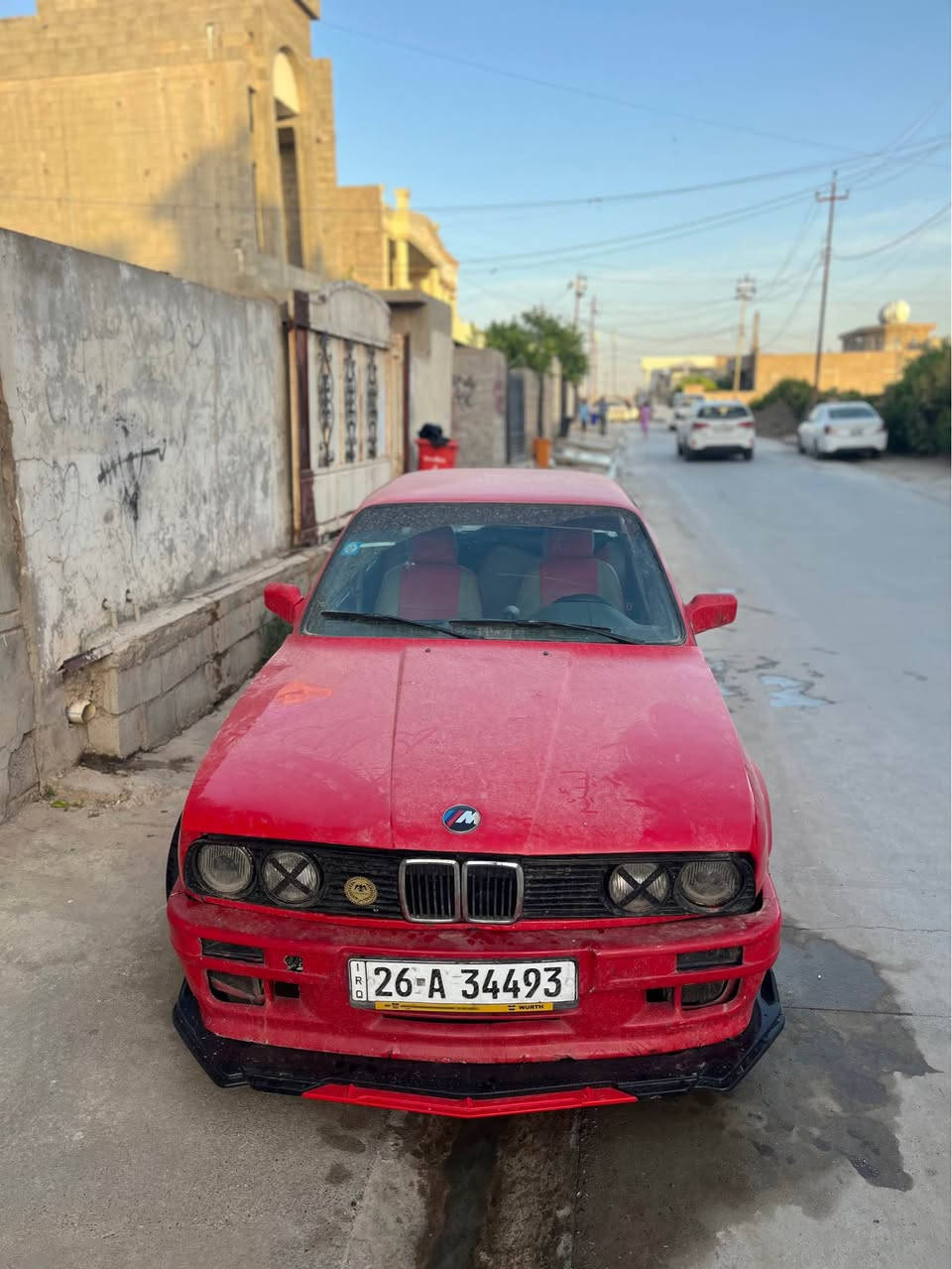 زةعرا مؤديل 1991 مةكينة 525 بومةي لةسةرة گير عادي هةفتةيةكة عةينةو كلاجي لؤكم بؤ بةستوة مةكينةيةكي ئةوروپي تازةي لةسةرة ئةكسلي قفل كراوة قوةتيكي خةيالي هةية ليدراوي نية رةقةمو سةنةوي تازةية من شةرت تةحويل نادةم رةقةم صلاحةدينة  ٤تاخم ويل لؤكي بؤ بةسراوة سعري قفلي ٢٣ وةرةقة شوين كةركوك ژ.م ***********)(*********** كركوك, العراق
