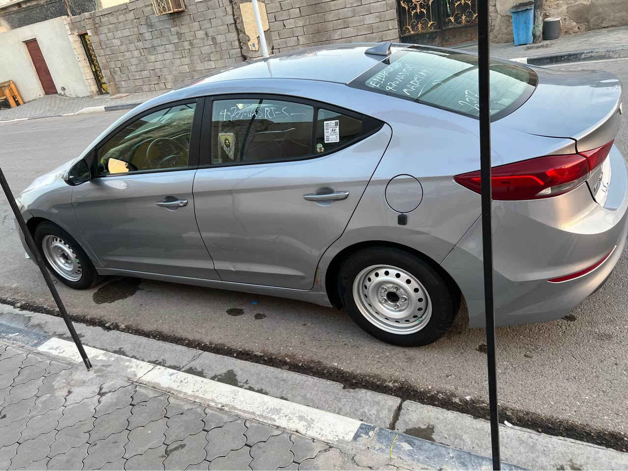 السلام وعليكم هونداي النترا ٢٠١٧ بسمي سنويه جديده رقم جديد مكينه كير حداديه جدد وارد امريكي بيها فقط بنيد والباقي مبي شي لا لغد ولا شاصي كلشي مبيهن مكانها البصره السعر ١٢٠ وبيها مجال قليل *********** البصرة, العراق
